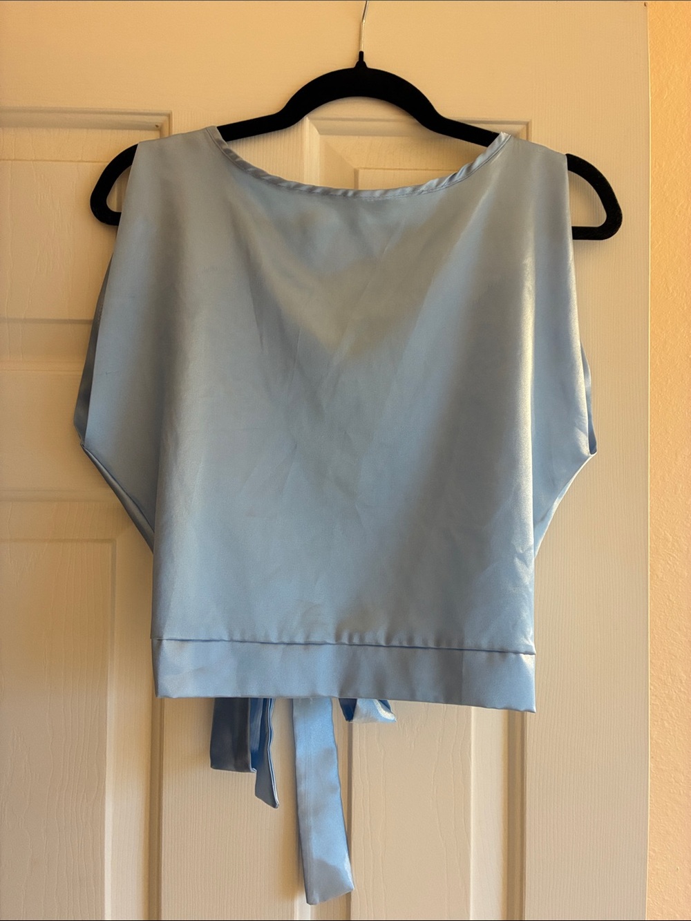 Light Blue Satin Wide Neck Tie-Waist Cropped Blouse Blusette Size Small